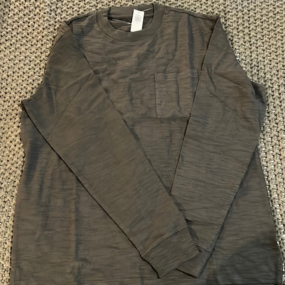 NWT men’s medium long sleeve shirt